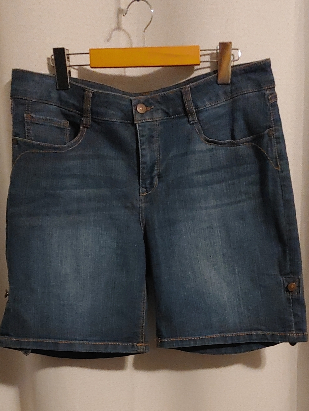 (4/$20) SoundStyle Women's Blue Denim Jean Shorts